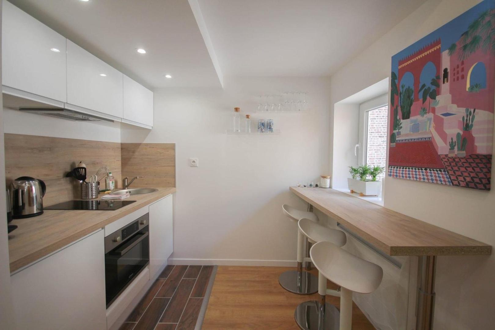 Bright, Fully-Equipped Apartment In Central ליל מראה חיצוני תמונה
